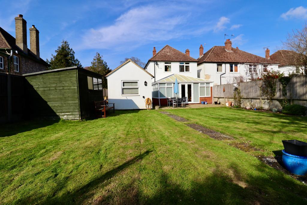 4 Bedroom Detached For Sale in Lower Road, River, Kent, CT17 0LN