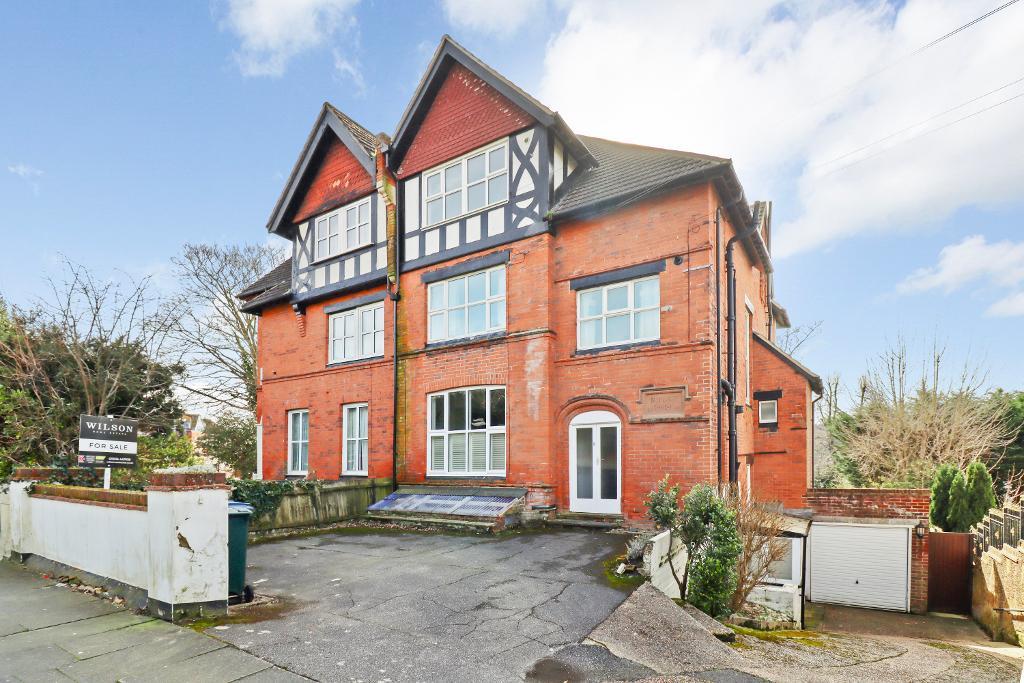8 Castle Avenue, Dover, Kent, CT16 1HA